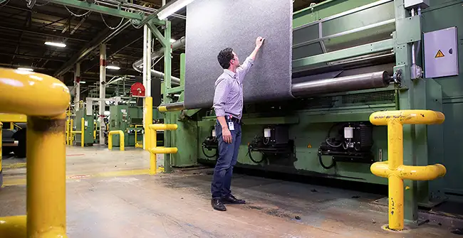 assoicate quality checking fabric